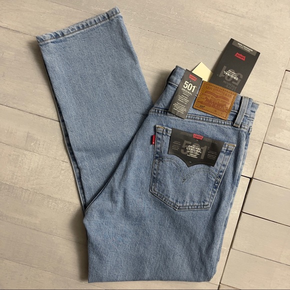 Levi’s Premium 501 Crop in Tango Surge - Picture 12 of 16